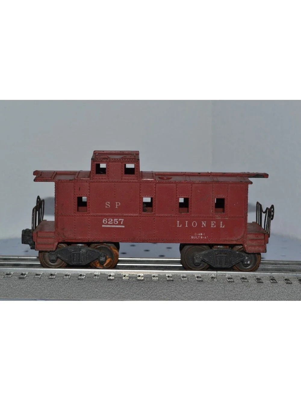 Post War LIONEL O Gauge #6257 Postwar SP Southern Pacific Red Caboose AS IS